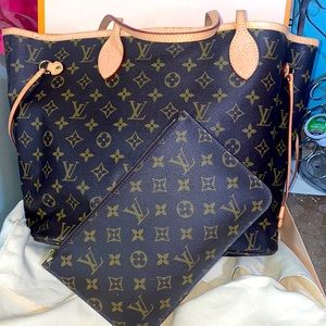 Louis Vuitton Neverfull handbag in EXCELLENT condition Like NEW